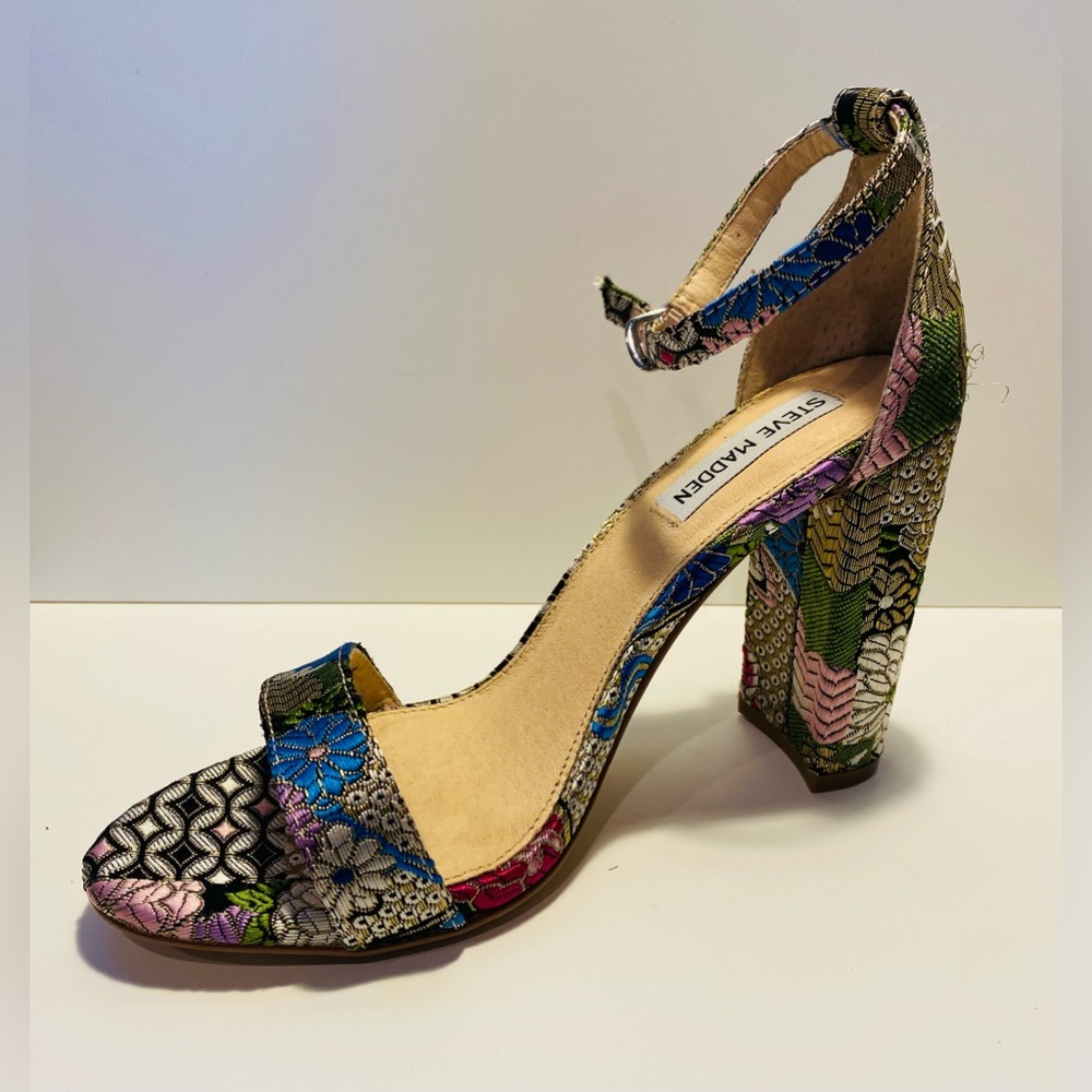 NWOT STEVE MADDEN Carrson,8.5 Wm